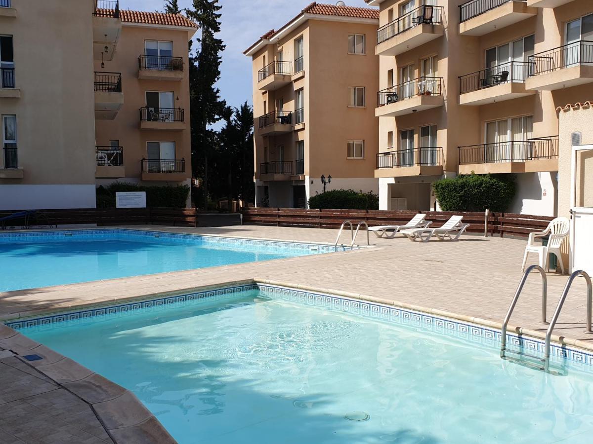 Psyche Harbor Apartment Paphos Bagian luar foto