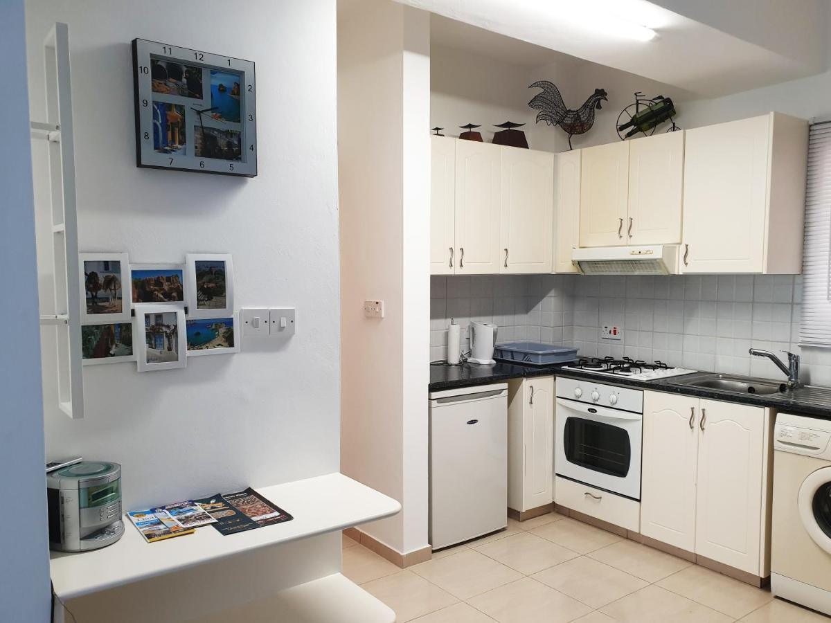 Psyche Harbor Apartment Paphos Bagian luar foto