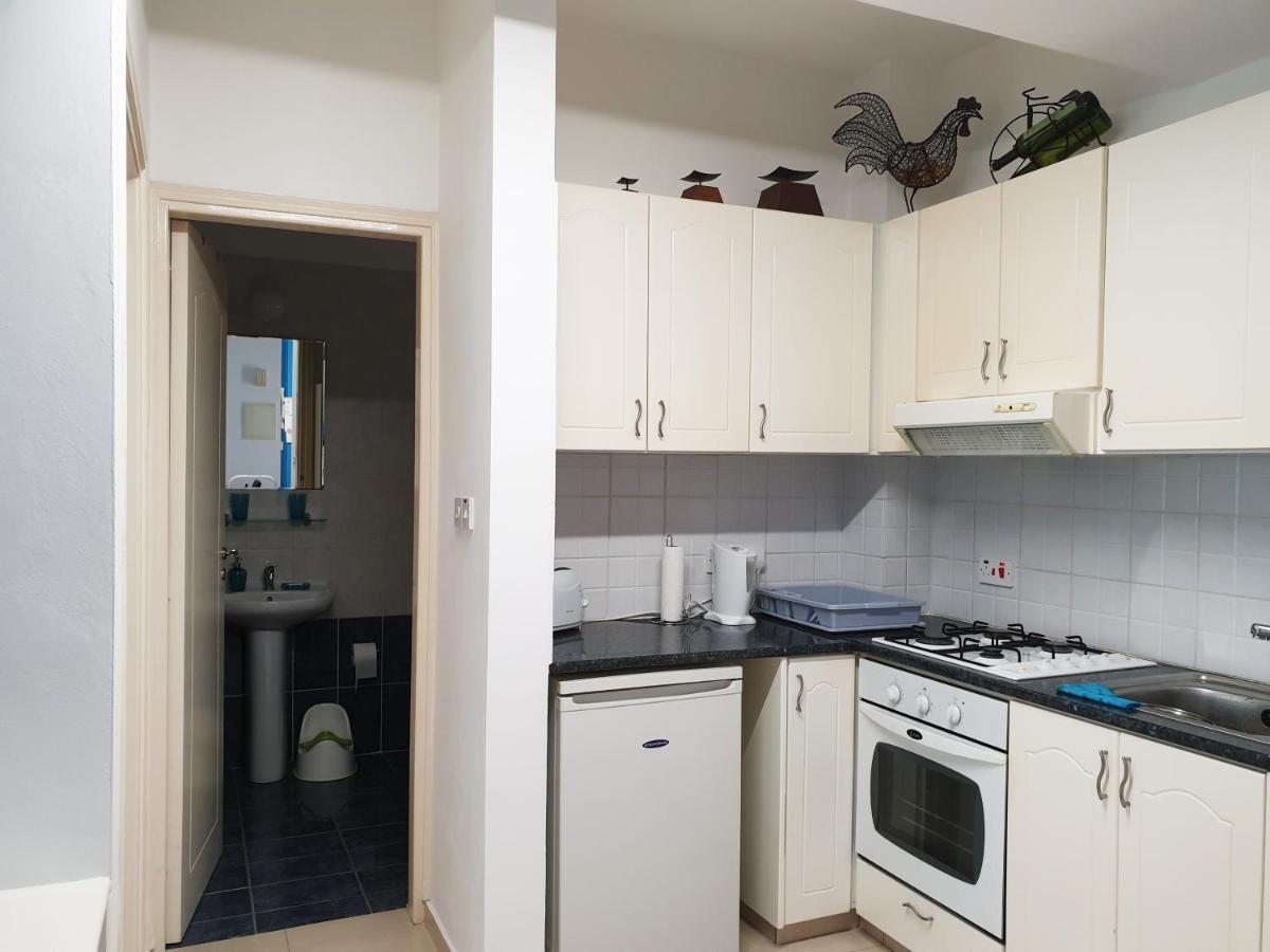 Psyche Harbor Apartment Paphos Bagian luar foto